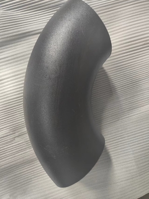 El extremo de acero suave estándar del codo de Jis soldó con autógena la pintura negra Q235 de las instalaciones de tuberías