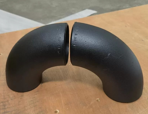 8" 1.5d 90 negro de Wpb del codo del acero A234 del grado que pinta la instalación de tuberías soldada con autógena