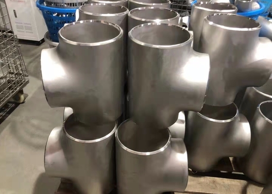 El extremo estándar de JIS soldó con autógena las instalaciones de tuberías que la pintura negra Q235 codea