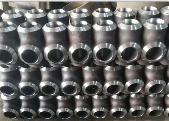 Las instalaciones de tuberías roscadas de acero rodadas de carbono barnizan pintado